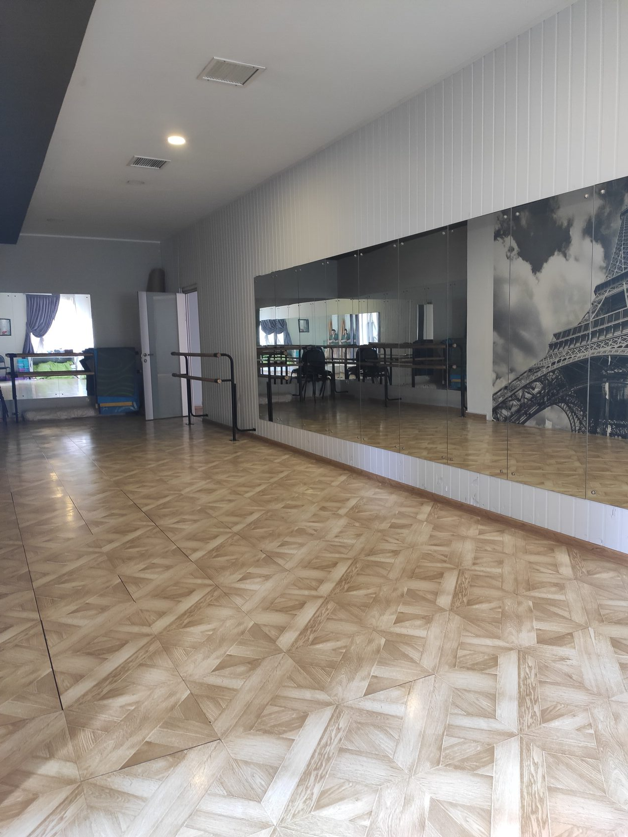 Малый зал Дрим Дэнс (Dream Dance)